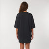 Robe t-shirt oversize noire streetwear original – photo studio, vue de dos