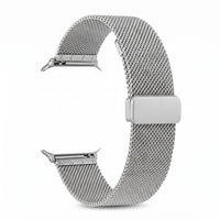 Bracelet Apple Watch milanais magnétique en acier gris argenté, photo produit studio sur fond blanc | CHT'M Boutique