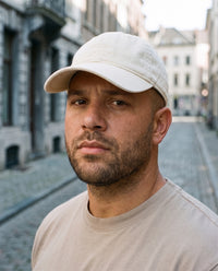 Casquette Coastal Washed Cap Ivory CHT'M délavée portée en ville
