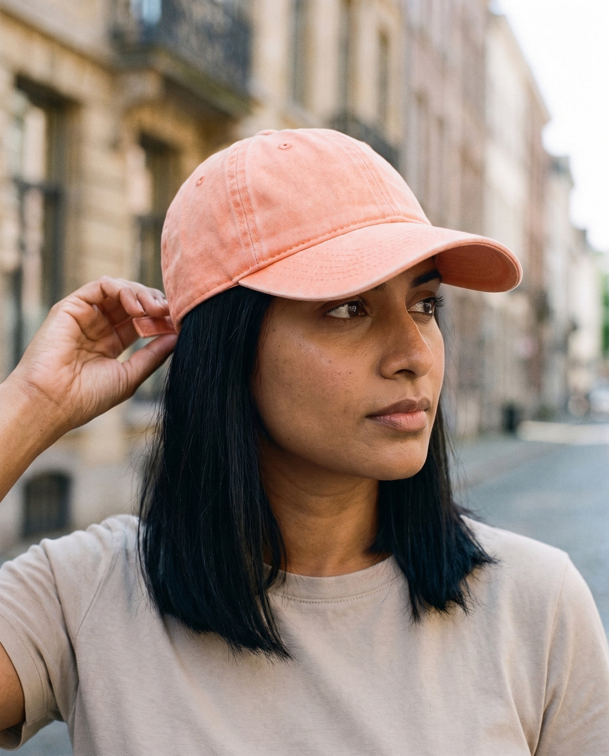 Casquette Coastal Washed Cap Peachy CHT'M délavée portée en ville