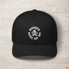 Casquette trucker originale Goonies Never Say Die noire posée à plat, vue de dessus