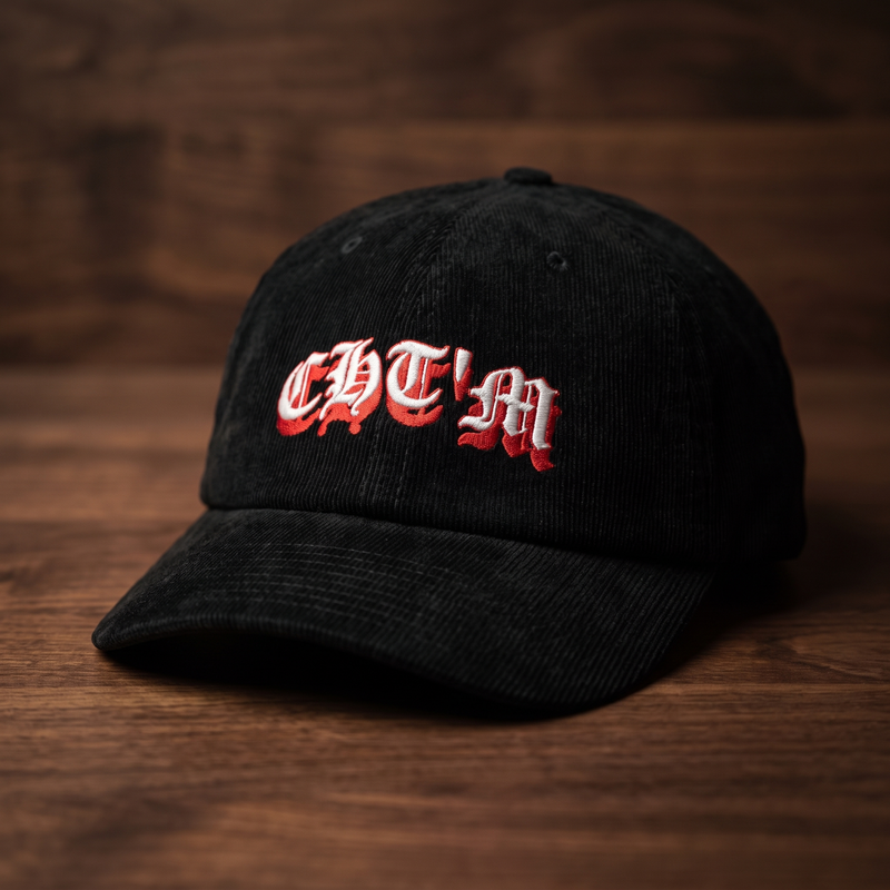 Casquette dad cap en velours côtelé noir CHT'M Gothique Rouge - vue de face angle léger