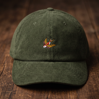 Casquette en velours côtelé CHT'M motif hirondelle tatouage, coloris Dark Olive, vue produit