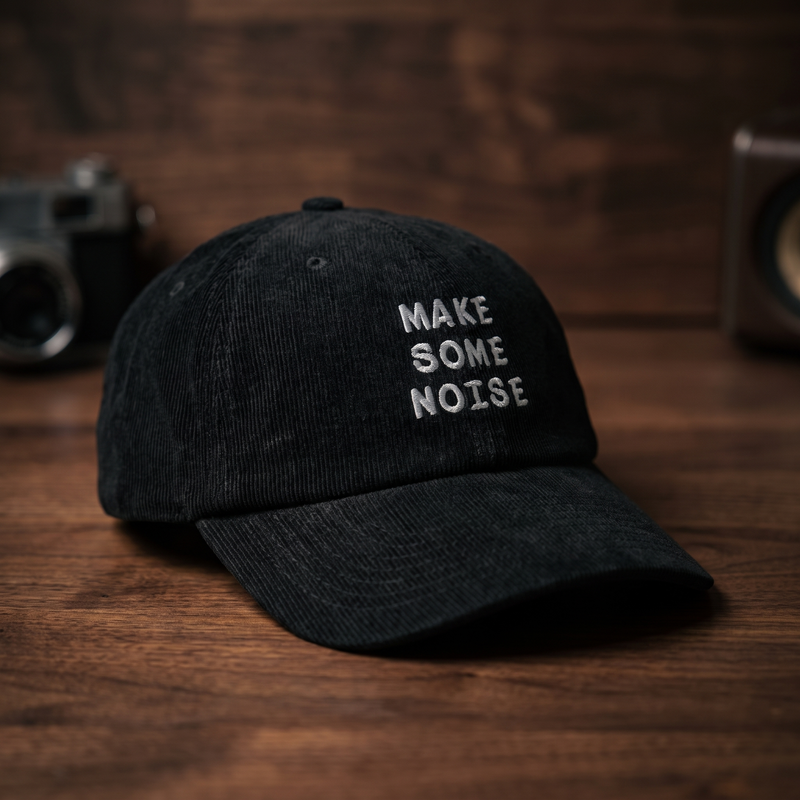 Casquette dad cap en velours côtelé noir MAKE SOME NOISE - vue de face angle léger