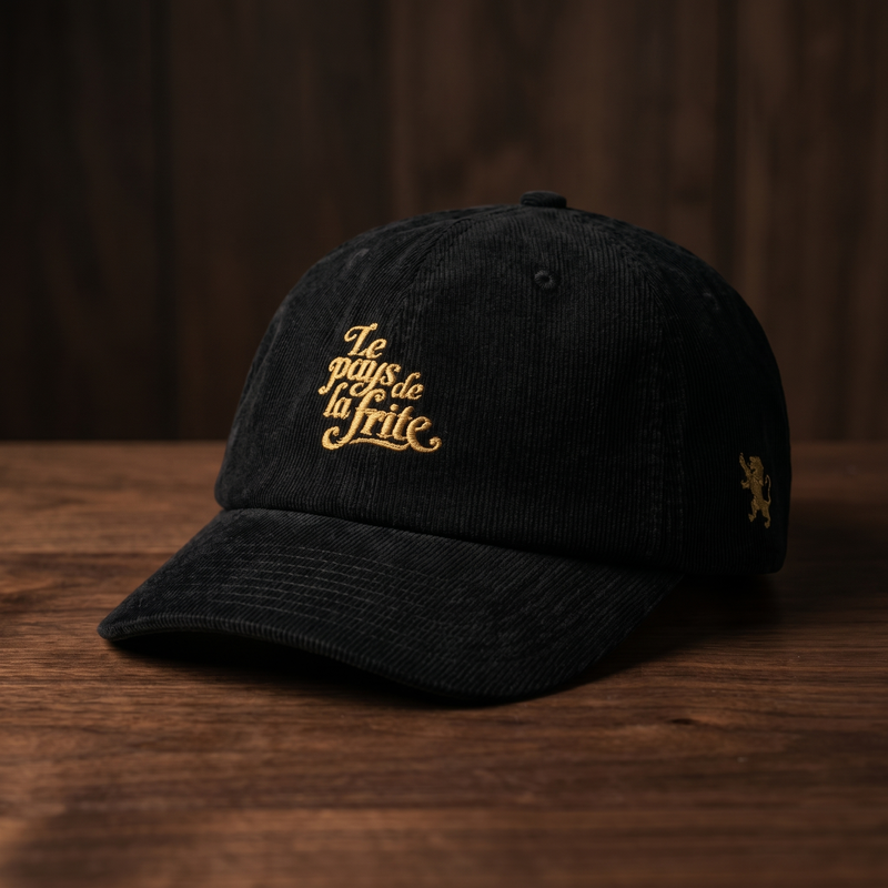 Casquette en velours côtelé noire brodée Le pays de la frite, CHT'M Boutique, vue angle léger