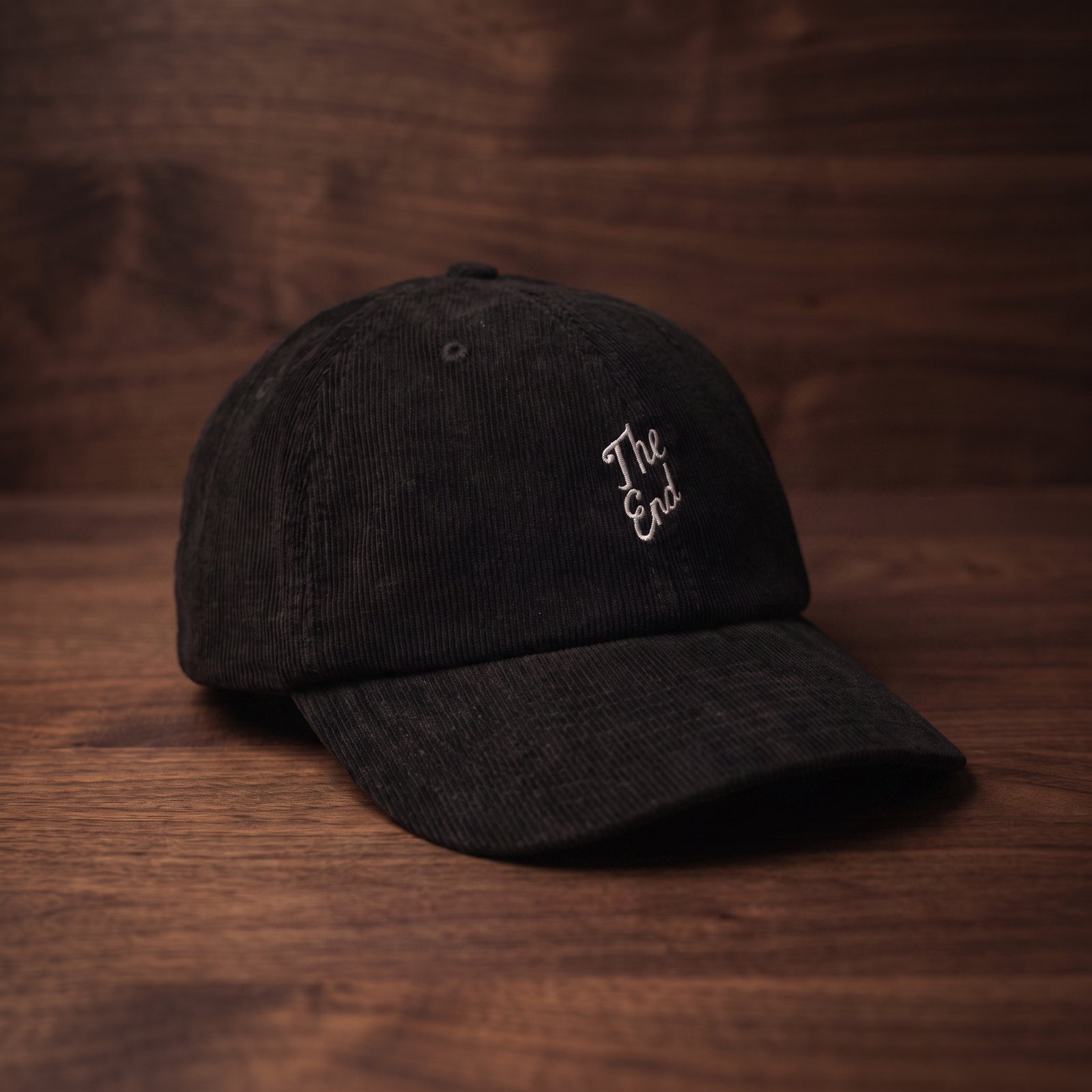 Casquette en velours côtelé CHT'M The End, broderie script blanche, vue trois-quarts