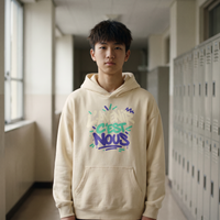 Lycéen portant le hoodie oversize Gen Z vanille dans un couloir de lycée