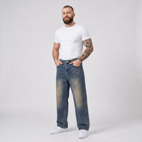 Jean droit original bleu délavé vintage porté par un mannequin CHT'M