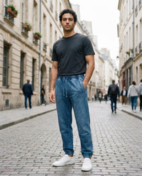 Jogging délavé vintage bleu jean CHT'M porté en ville — coton épais 360 g