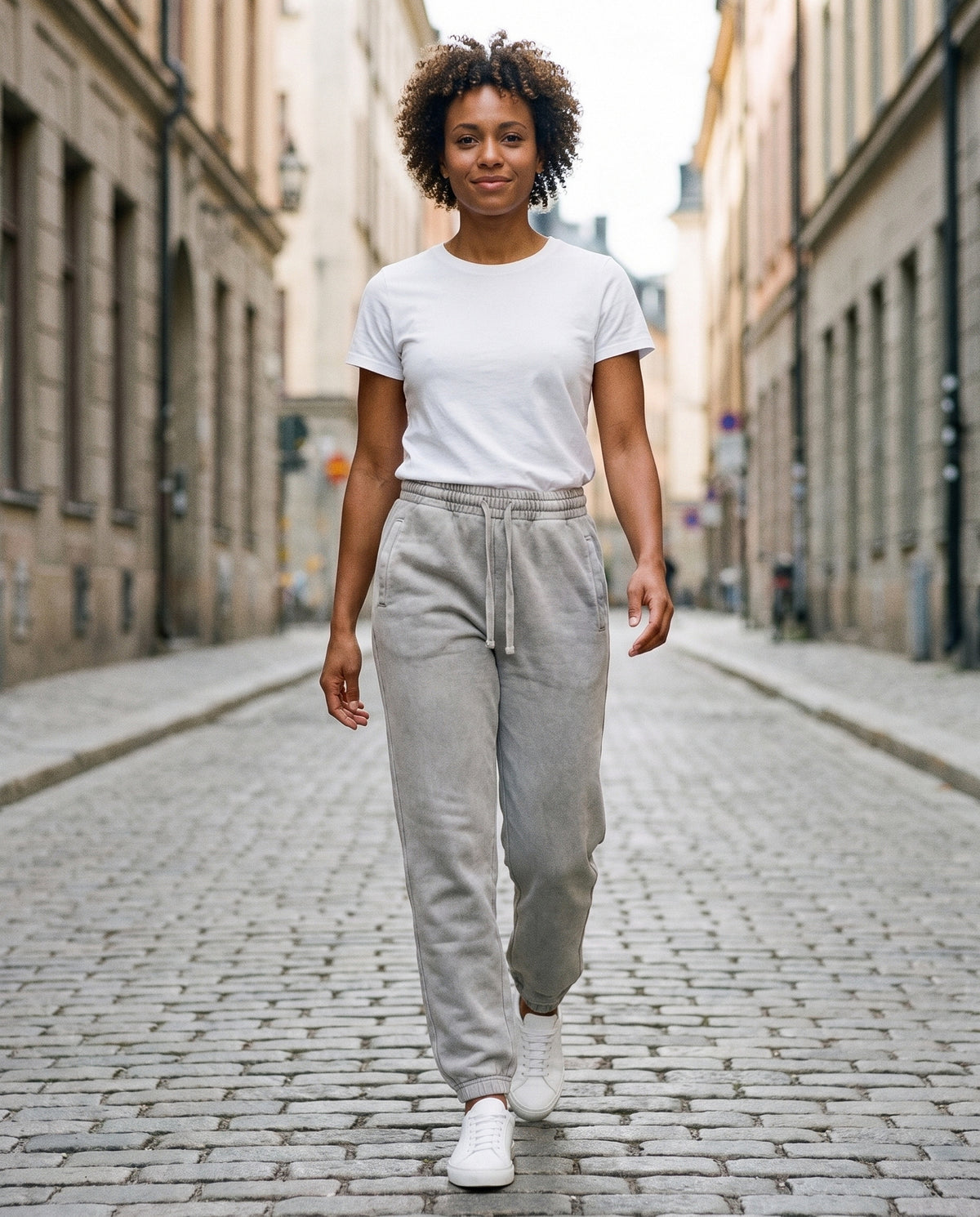 Jogging délavé vintage gris clair CHT'M porté en ville — coton épais 360 g