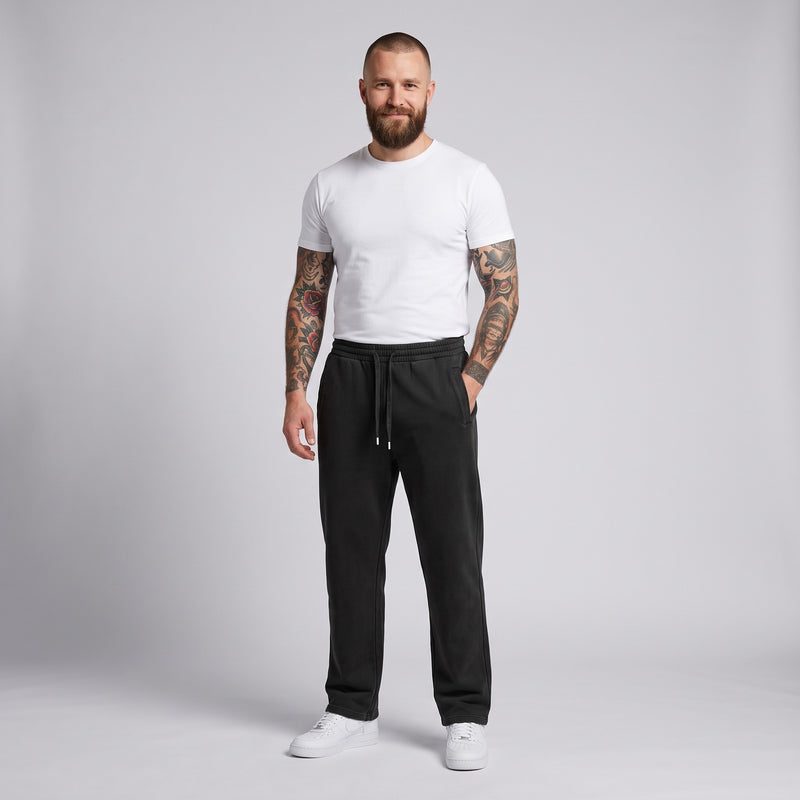 Jogging original délavé vintage noir porté par un mannequin CHT'M
