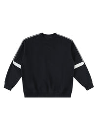 Pull oversize drum and bass noir à plat, vue de face, coupe loose épaules tombantes