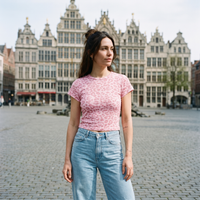 T-shirt femme léopard crop top original rose coton — look streetwear porté en ville en Belgique, CHT'M Boutique