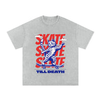 T-shirt oversized gris clair délavé Skate Till Death à plat, imprimé chat skateur de face