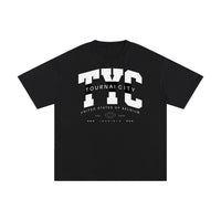 T-shirt oversized noir Tournai City à plat, imprimé varsity TYC 40 x 52 cm sur le devant