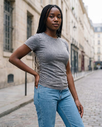 T-shirt ajusté délavé femme gris délavé fronces côtés CHT'M porté en ville