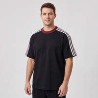 T-shirt bandes épaule noir CHT'M Boutique porté homme streetwear belge