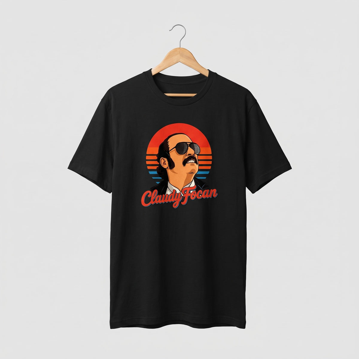 T-shirt Claudy Focan noir sur cintre, produit seul, vue face