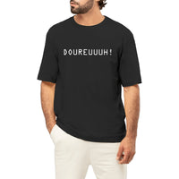 Mockup du t-shirt oversize Doureuuuh noir porté, vue de face