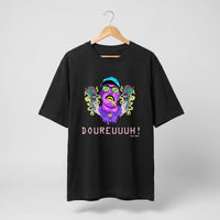 T-shirt original DOUREUUUH ! Since 2001 noir suspendu sur cintre en bois