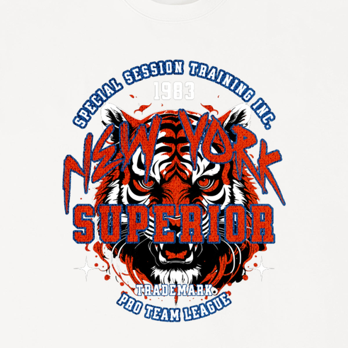 Détail de l'imprimé tête de tigre New York Superior sur le t-shirt oversized original blanc