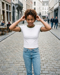 T-shirt ringer femme blanc et vert armée CHT'M porté en ville — bords contrastés