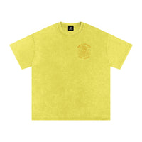T-shirt oversize jaune olive délavé avec badge crâne et roses sur la poitrine