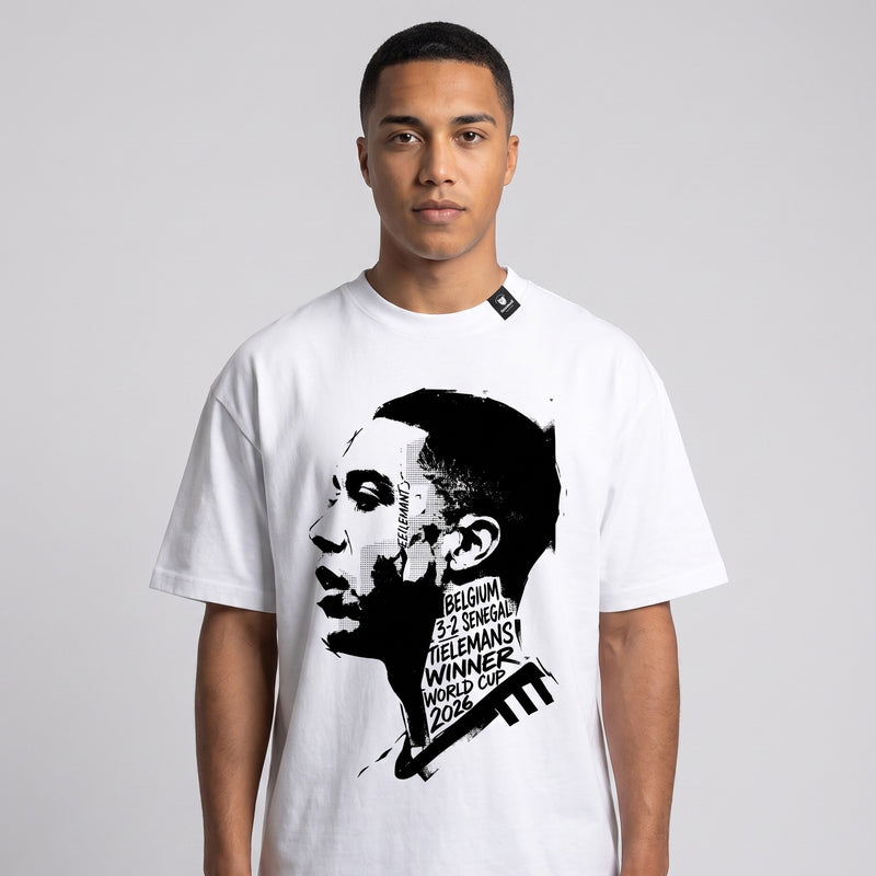 T-shirt oversized Tielemans Belgique 3-2 Sénégal blanc collector porté, portrait et lettrage World Cup 2026