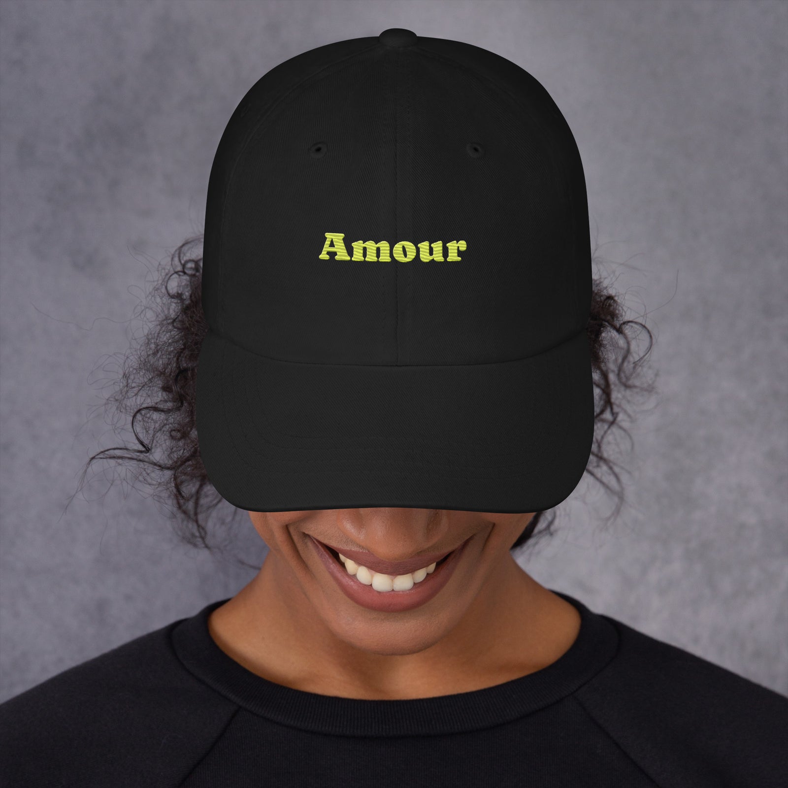 Casquette femme brodée « Amour », dad hat noire, vue de face – CHT'M Boutique