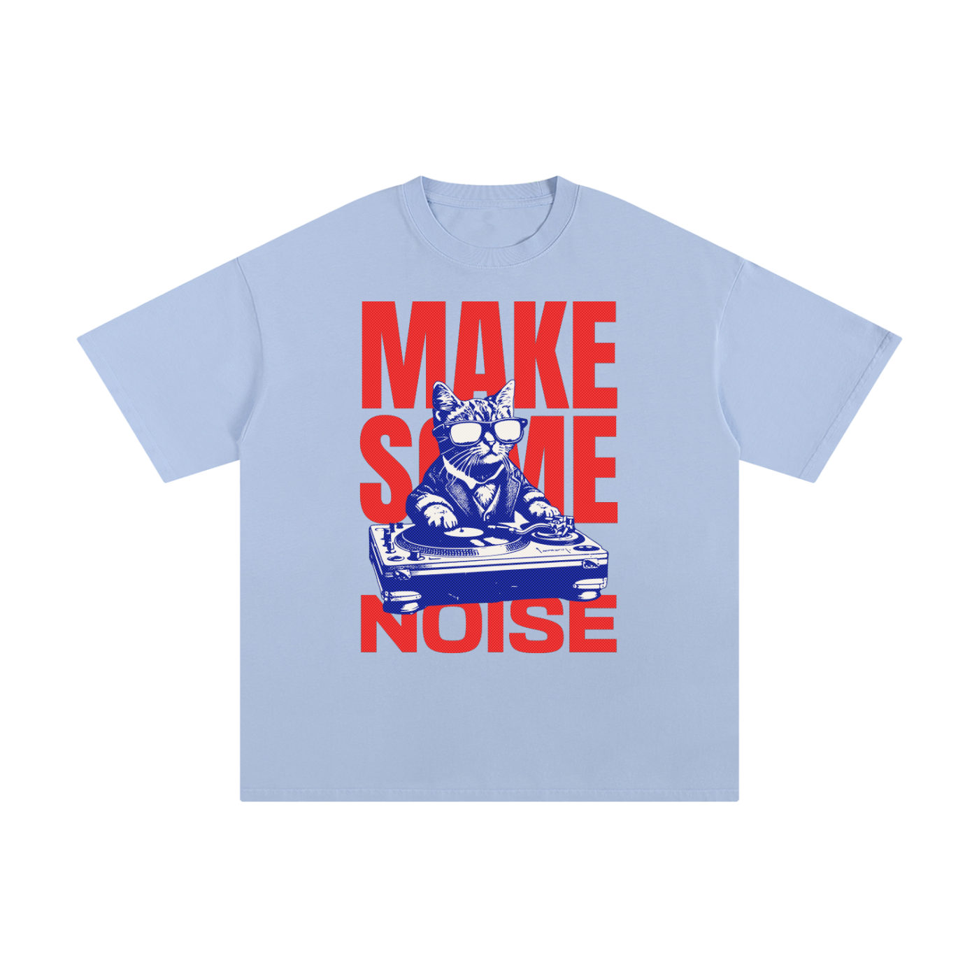 T-shirt oversized chat DJ en bleu ciel - chat aux lunettes noires derrière ses platines
