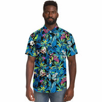 Chemise homme manches courtes bleue à feuillage tropical, portée par un second mannequin, vue de face