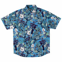 Chemise homme manches courtes bleue à fleurs des champs, vue de face à plat