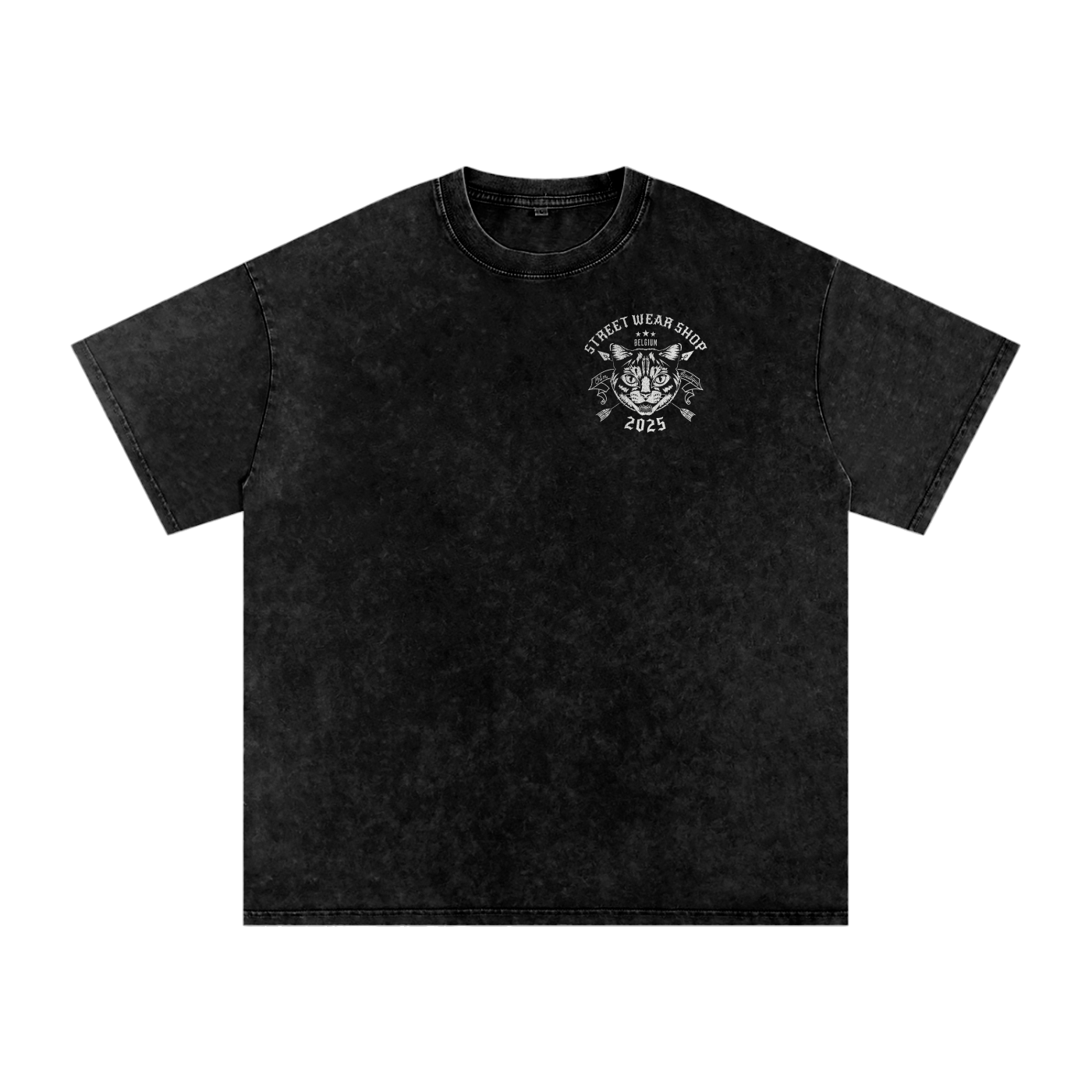 T-shirt oversized noir délavé CHT'M - petit blason chat sérigraphié sur le cœur