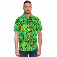 Chemise homme manches courtes vert fluo à ananas, portée, vue de face