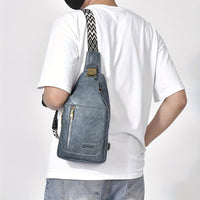 Sac poitrine en cuir vegan avec porte-cartes – vue 10 | CHT'M Boutique