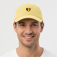Casquette Délavée Coeur Belge portée en studio - dad cap vintage streetwear Belgique