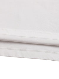Gros plan sur les coutures de l ourlet bas du t-shirt oversized BRUXELLES blanc