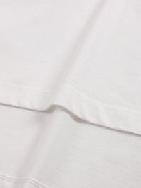 Texture du tissu blanc du t-shirt oversized BRUXELLES vue de près