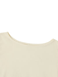 Encolure bateau du crop top femme abricot clair - vue rapprochée du col qui glisse sur les épaules