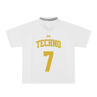 Dos du maillot foot techno blanc – TECHNO doré et numéro 7, monogramme couronne, maillot rétro streetwear