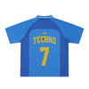 Dos du maillot foot techno bleu royal – lettrage TECHNO doré et numéro 7, style football rave streetwear