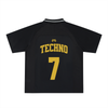 Dos du maillot foot techno noir – lettrage doré TECHNO, numéro 7 et monogramme couronne, style jersey rétro streetwear