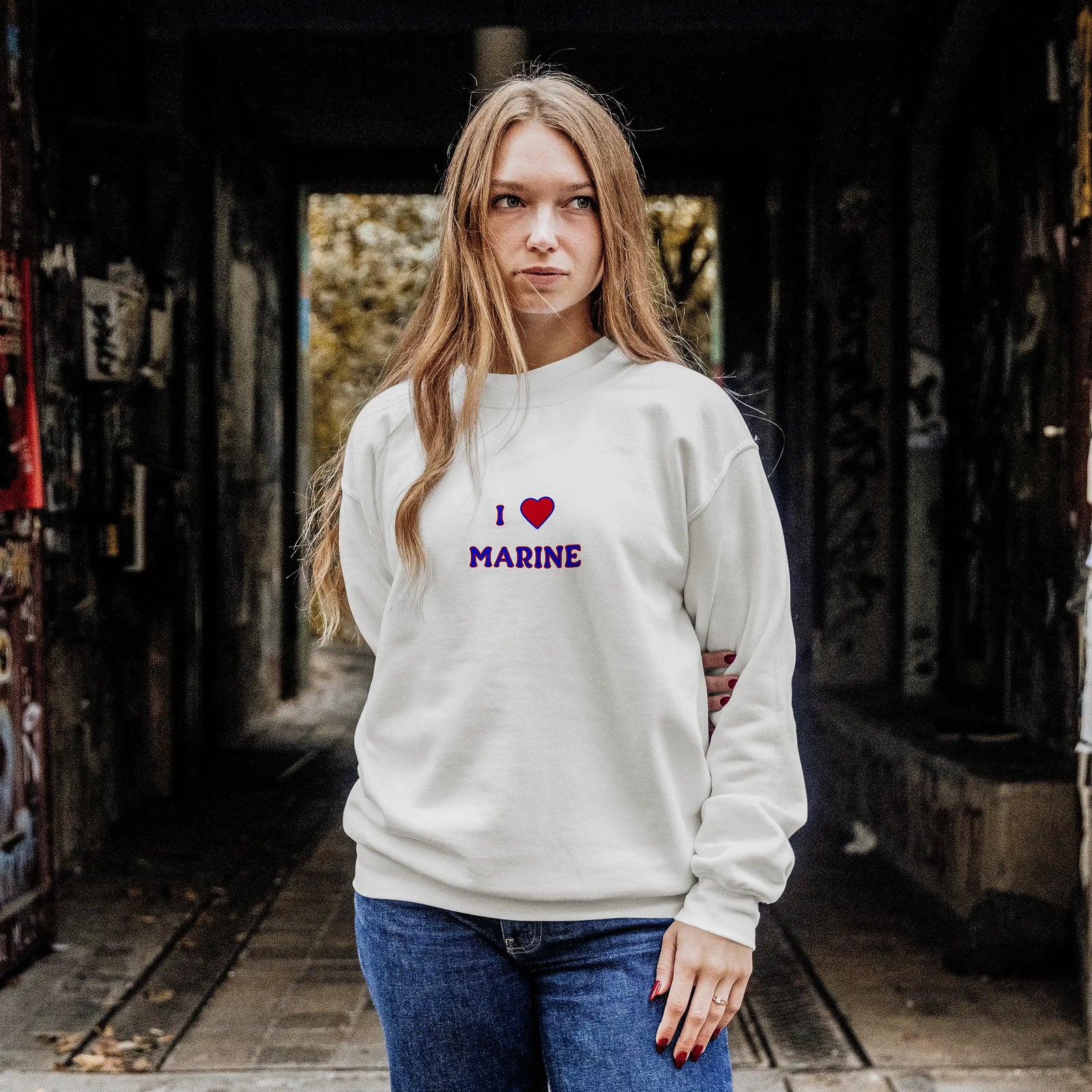 Sweat Blanc Marine Star Academy – Élégance et Confort pour les Mamans Fans