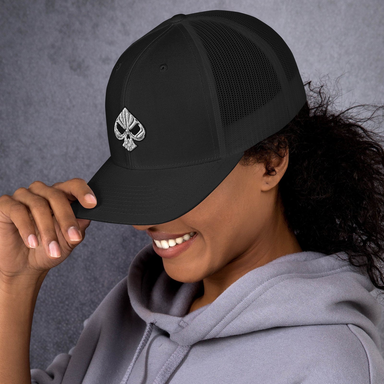 casquette trucker avec motif tête de mort