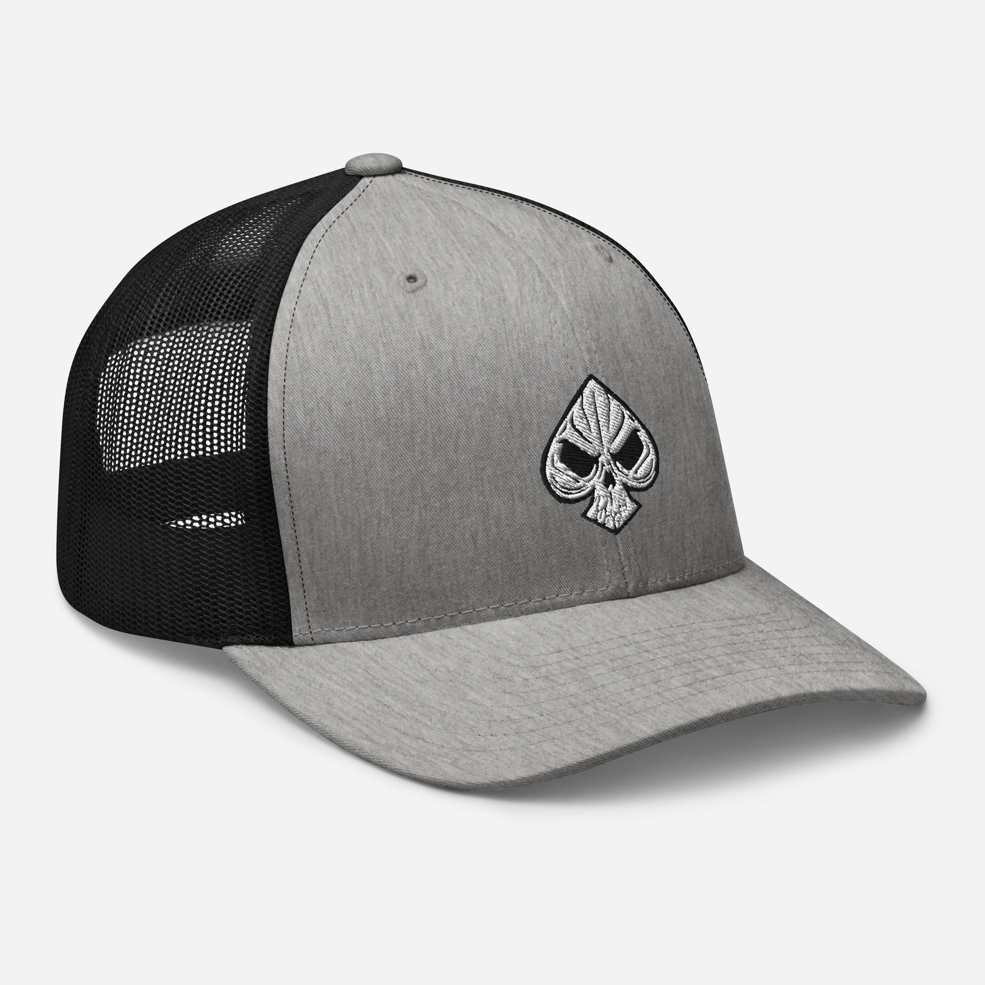 casquette trucker emblématique poker skull
