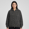 Sweat à capuche léopard zippé oversize femme - photo studio streetwear