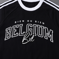 Détail de l'impression BIEN OU BIEN BELGIUM BXL sur le t-shirt belge original en coton noir