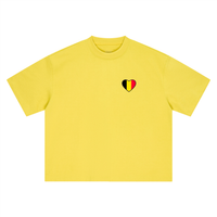 T-shirt belge oversized jaune à plat, cœur aux couleurs de la Belgique, coupe boxy