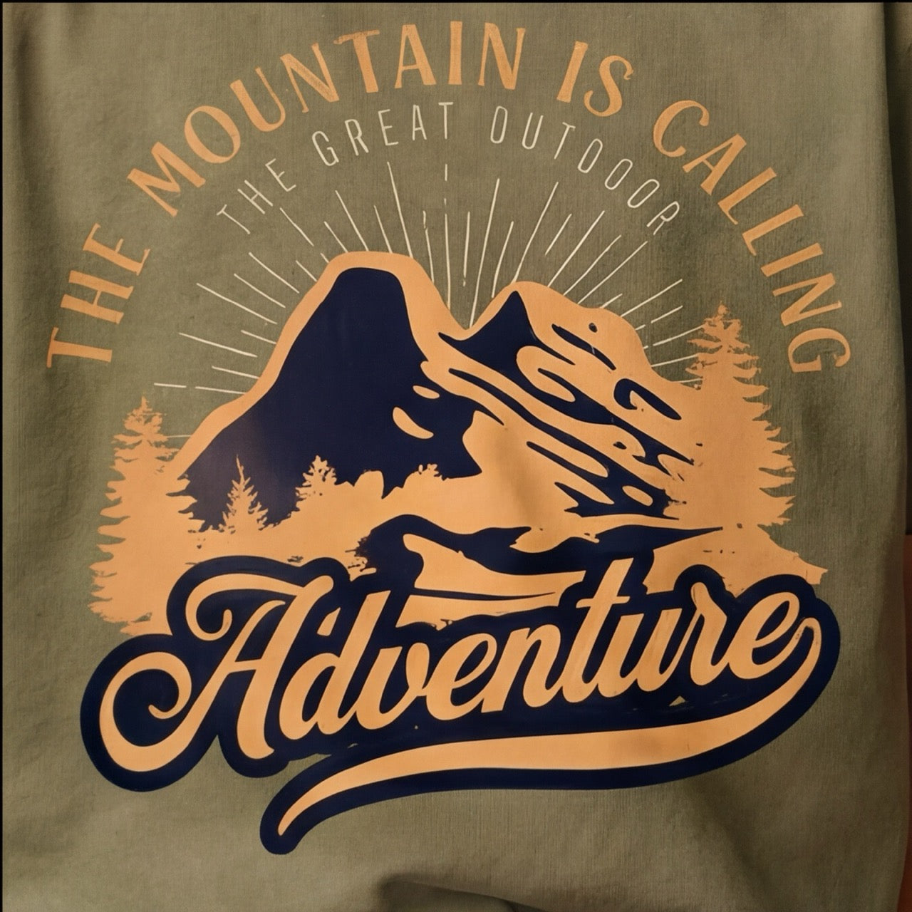 T-shirt enfant  Mountain is Calling Adventure - Design Vintage Outdoor