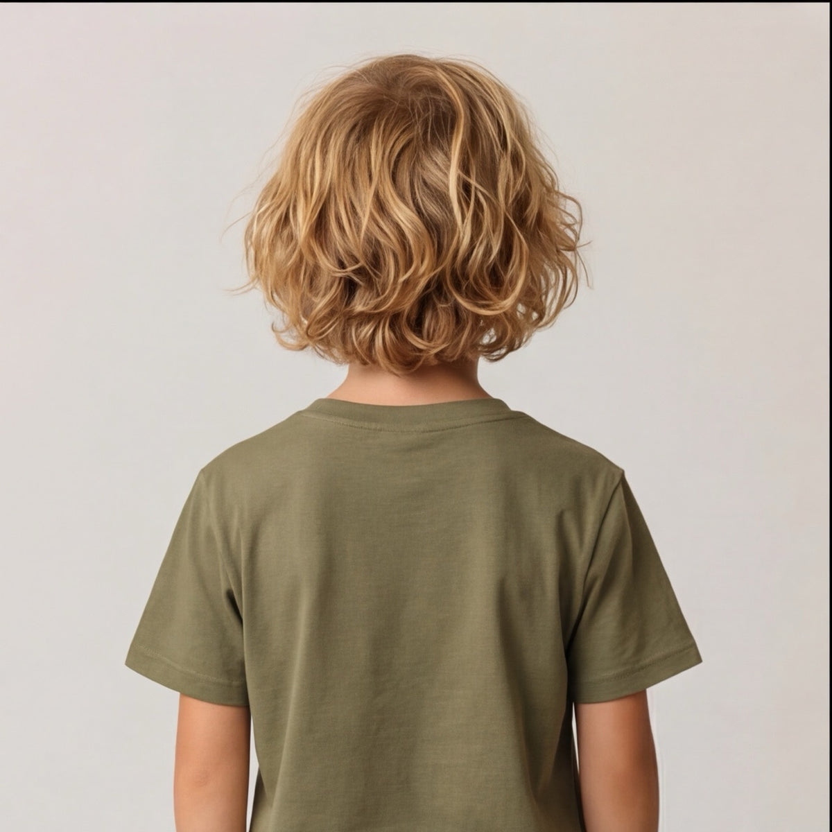 Dos uni du t-shirt enfant oversized Mountain is Calling en vert kaki, col rond sans imprimé